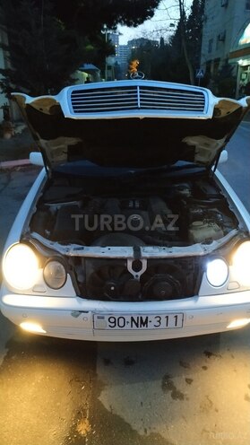 Mercedes E 240 1998, 352,237 km - 2.4 l - Bakı