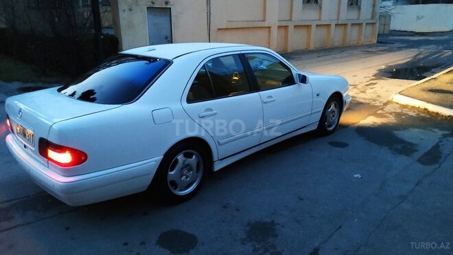 Mercedes E 240 1998, 352,237 km - 2.4 l - Bakı