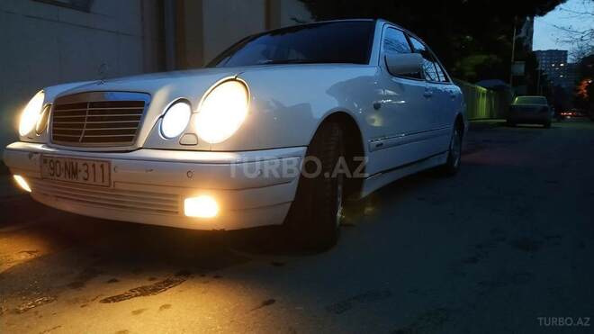 Mercedes E 240 1998, 352,237 km - 2.4 l - Bakı