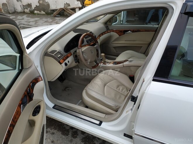 Mercedes E 240 2004, 304,200 km - 2.6 l - Bakı