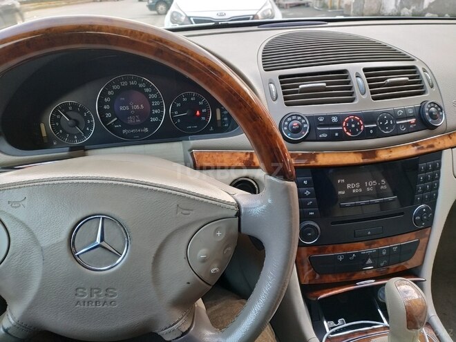 Mercedes E 240 2004, 304,200 km - 2.6 l - Bakı