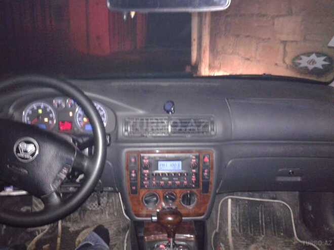 Volkswagen Passat 2004, 220,000 km - 1.8 l - Bakı