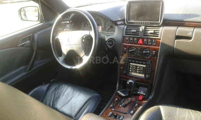 Mercedes E 240 2001, 222,235 km - 2.6 l - Bərdə