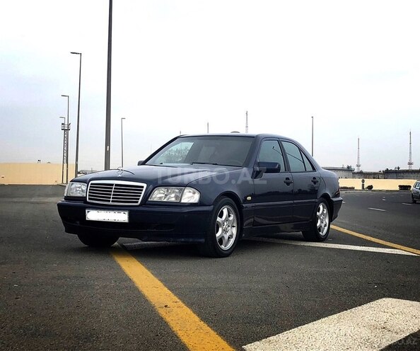 Mercedes C 180 1999, 287,000 km - 1.8 л - Bakı