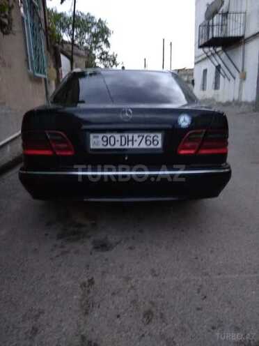 Mercedes E 220 2000, 270,000 km - 2.2 л - Bakı