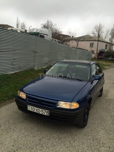 Opel Astra 1991, 323,000 km - 1.4 л - Bakı
