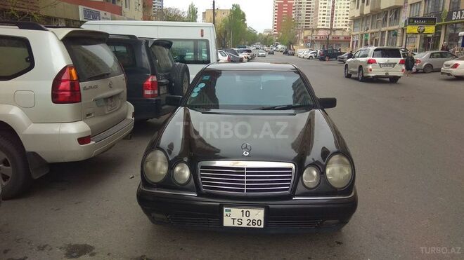 Mercedes E 300 1999, 490,000 km - 3.0 л - Bakı