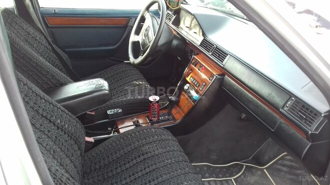 Mercedes E 300 1994, 455,000 km - 3.0 l - Bakı