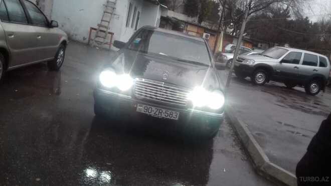 Mercedes E 240 1999, 259,000 km - 2.4 л - Bakı