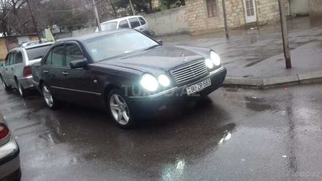 Mercedes E 240 1999, 259,000 km - 2.4 л - Bakı