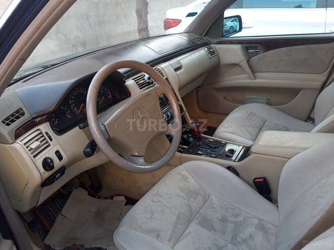 Mercedes E 240 1999, 259,000 km - 2.4 л - Bakı