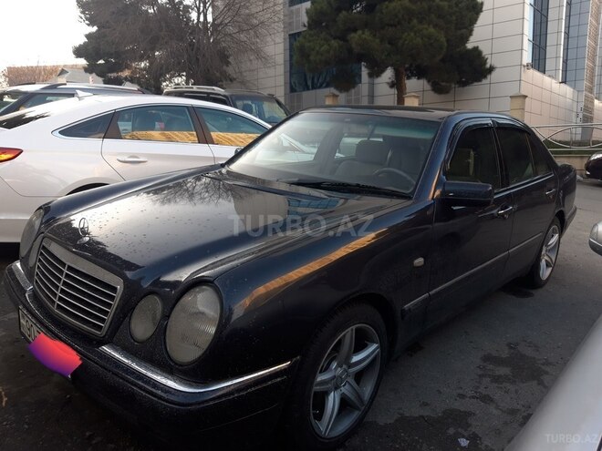 Mercedes E 240 1999, 259,000 km - 2.4 л - Bakı