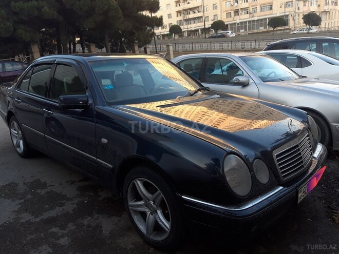 Mercedes E 240 1999, 259,000 km - 2.4 л - Bakı