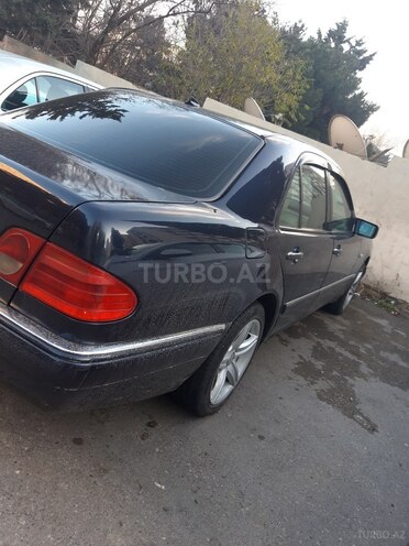 Mercedes E 240 1999, 259,000 km - 2.4 л - Bakı