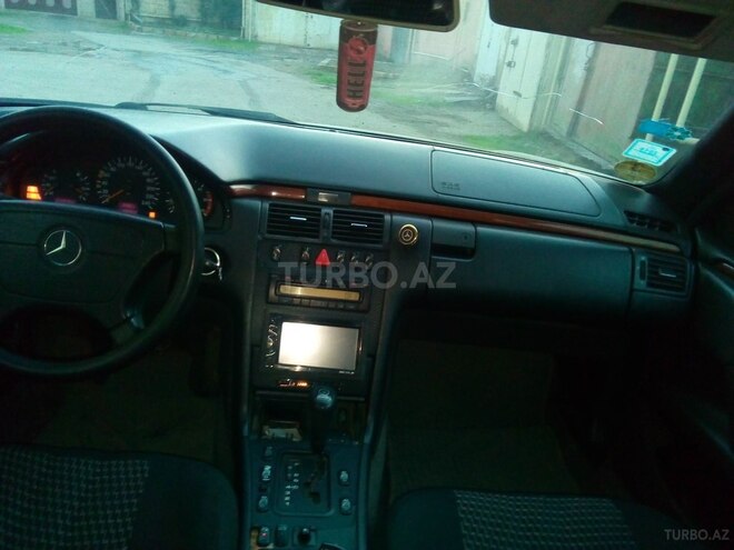 Mercedes E 220 1998, 350,000 km - 2.2 l - Şirvan