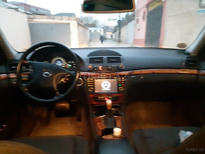 Mercedes E 220 2002, 289,000 km - 2.2 л - Bakı