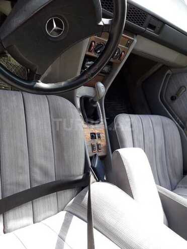 Mercedes E 200 1989, 365,000 km - 0.2 l - Bakı