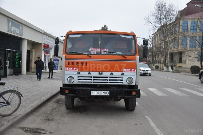 KamAz 5511 1984, 256,000 km - 11.0 l - Saatlı