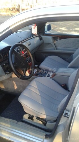 Mercedes E 240 1998, 312,000 km - 2.4 л - Beyləqan