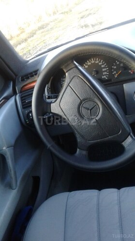Mercedes E 240 1998, 312,000 km - 2.4 л - Beyləqan