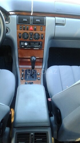 Mercedes E 240 1998, 312,000 km - 2.4 л - Beyləqan