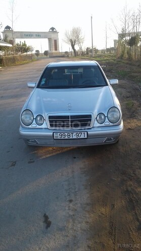 Mercedes E 240 1998, 312,000 km - 2.4 л - Beyləqan