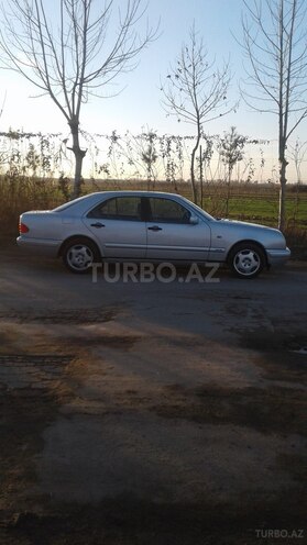Mercedes E 240 1998, 312,000 km - 2.4 л - Beyləqan
