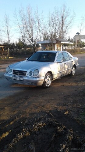 Mercedes E 240 1998, 312,000 km - 2.4 л - Beyləqan