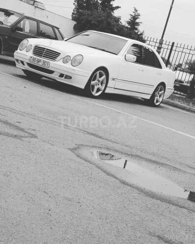 Mercedes E 320 2001, 128,000 km - 3.2 l - Gəncə
