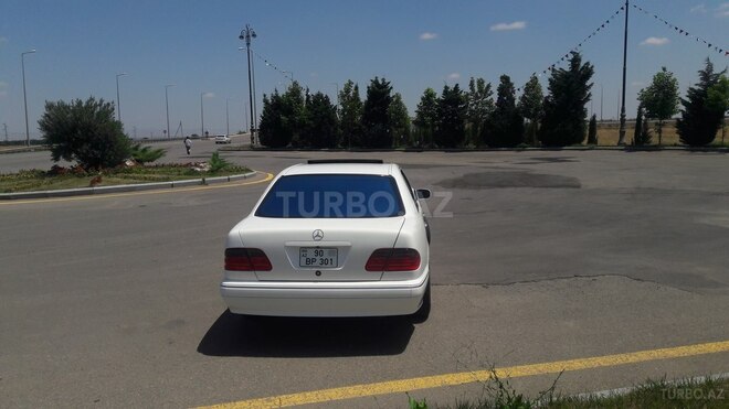 Mercedes E 320 2001, 128,000 km - 3.2 l - Gəncə