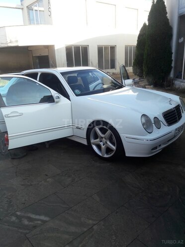 Mercedes E 320 2001, 128,000 km - 3.2 l - Gəncə