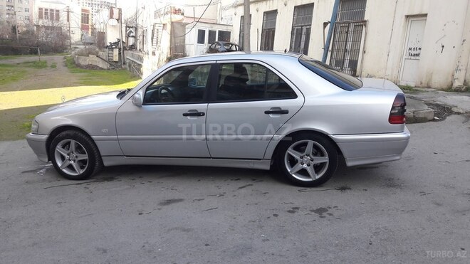Mercedes C 200 2000, 253,000 km - 2.0 л - Bakı