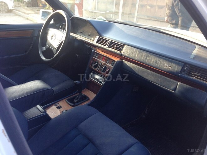 Mercedes E 200 1995, 345,824 km - 2.0 l - Bakı