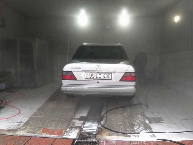 Mercedes E 260 1991, 354,000 km - 2.6 л - Bakı