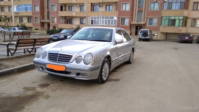 Mercedes E 240 2001, 290,000 km - 2.4 l - Bakı