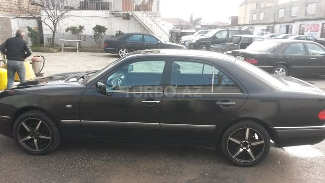 Mercedes E 240 1998, 230,002 km - 2.4 l - Bakı