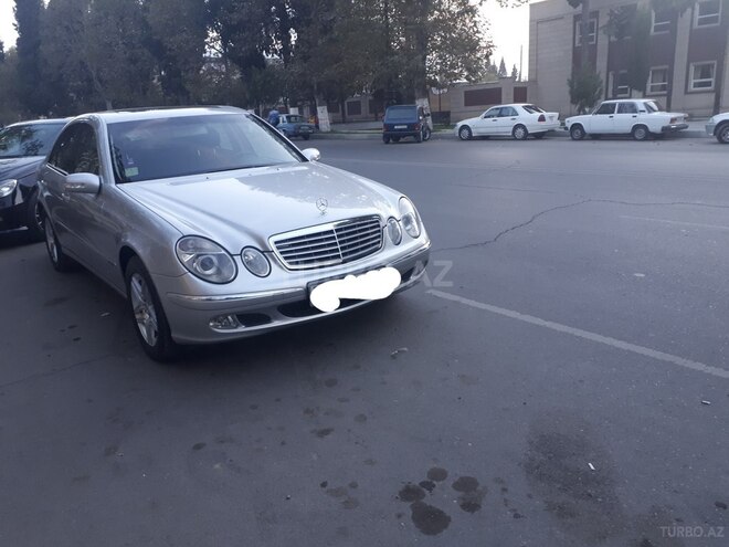Mercedes E 240 2004, 192,000 km - 2.4 l - Gəncə