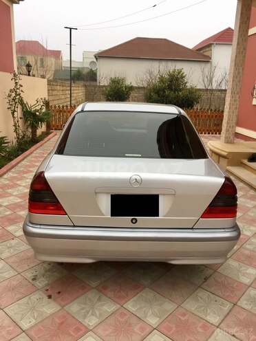 Mercedes C 200 1998, 268,000 km - 2.0 l - Bakı
