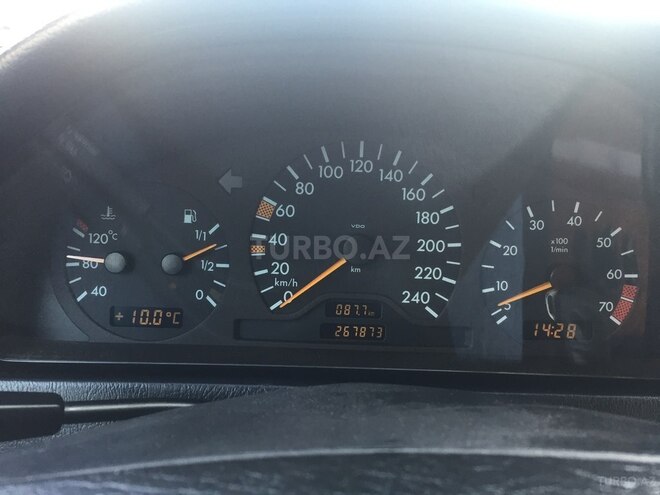Mercedes C 200 1998, 268,000 km - 2.0 l - Bakı