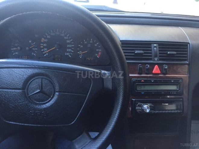 Mercedes C 200 1998, 268,000 km - 2.0 l - Bakı