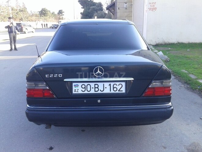 Mercedes E 220 1994, 300,000 km - 2.2 л - Bakı