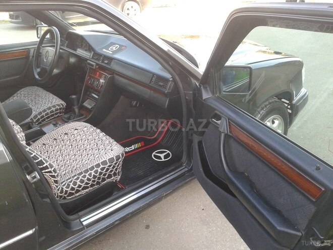 Mercedes E 220 1994, 300,000 km - 2.2 л - Bakı