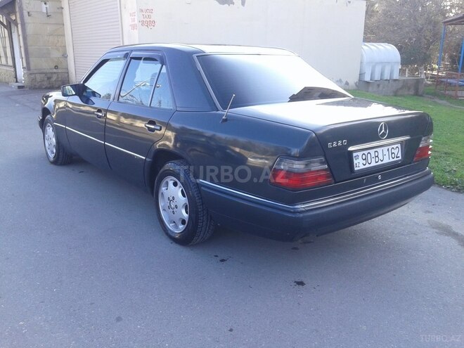 Mercedes E 220 1994, 300,000 km - 2.2 л - Bakı