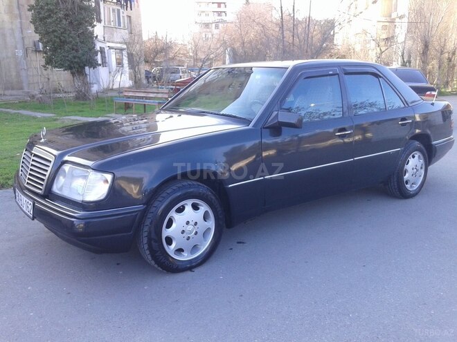 Mercedes E 220 1994, 300,000 km - 2.2 л - Bakı