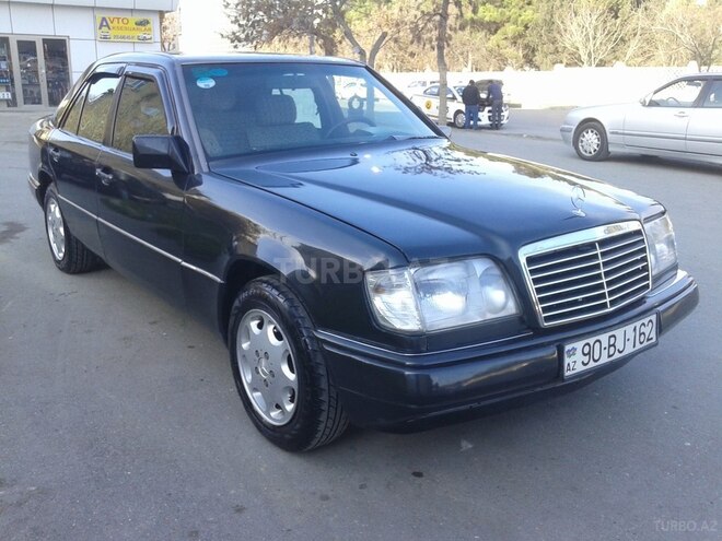 Mercedes E 220 1994, 300,000 km - 2.2 л - Bakı