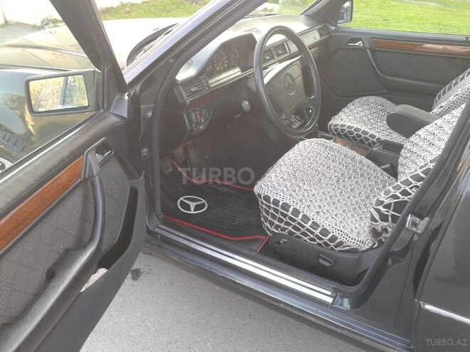 Mercedes E 220 1994, 300,000 km - 2.2 л - Bakı