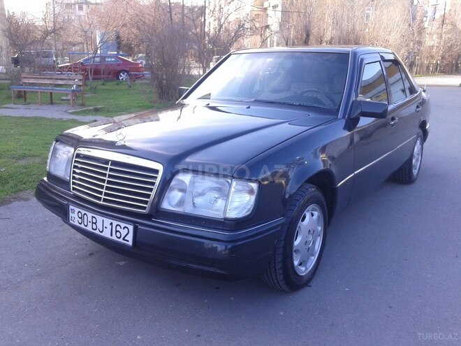 Mercedes E 220 1994, 300,000 km - 2.2 л - Bakı