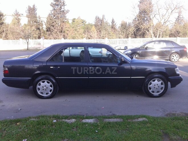 Mercedes E 220 1994, 300,000 km - 2.2 л - Bakı