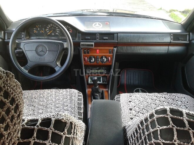 Mercedes E 220 1994, 300,000 km - 2.2 л - Bakı