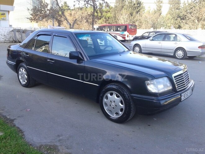 Mercedes E 220 1994, 300,000 km - 2.2 л - Bakı